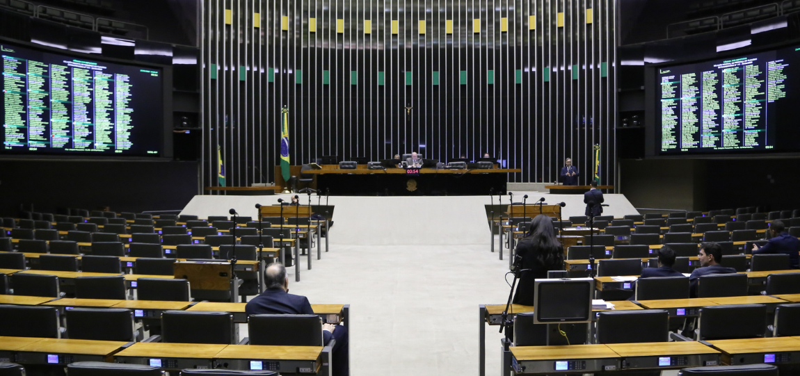 Derrubada do aumento do IOF expõe ‘jogo de perde e ganha’, analisa economista