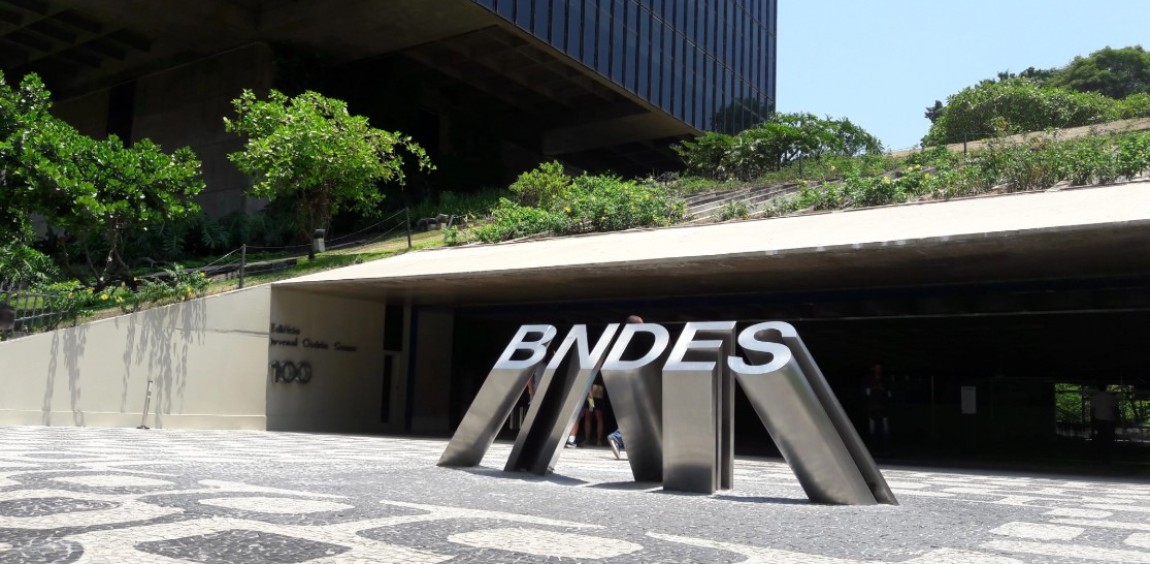 Trabalhos sobre economia em tempos de trilemas e financeirização conquistam Prêmio BNDES 2025